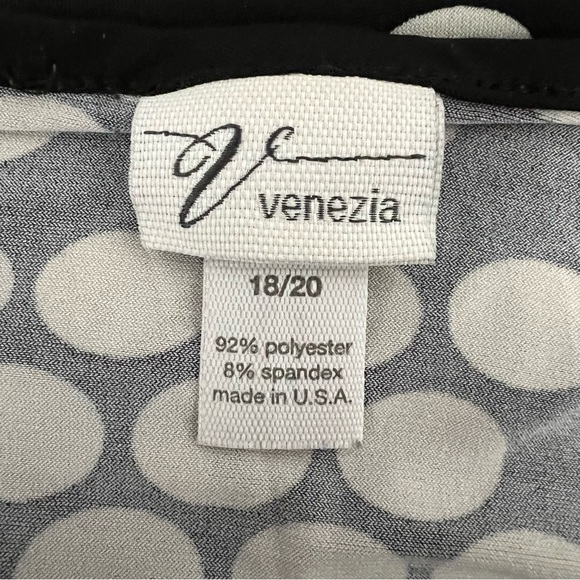 Venezia by Lane Bryant Stretchy Blouse Ornate Neckline V-Neck | Women Size 18/20 - Picture 4 of 8